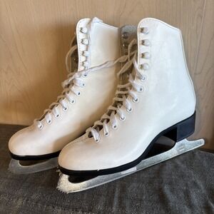 CCM Competitor Figure Skates White Women's Size 5 US w/ SLM Blades Canada